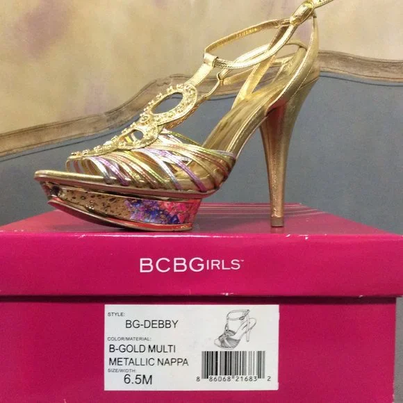 BCBGirls Women's Debby Platform T-Strap sandal, size 6.5 - Picture 2 of 15